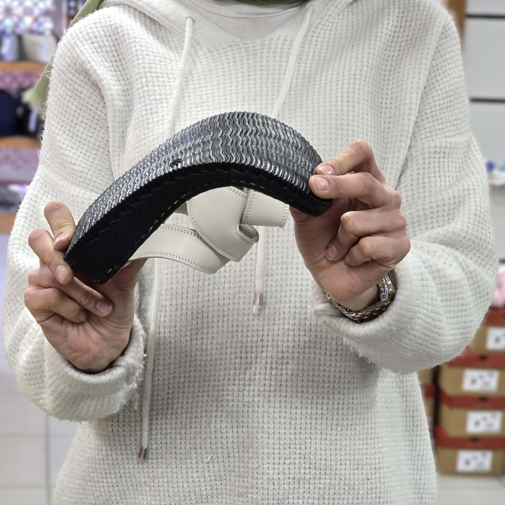 Konfores 2122 Ultra Hafif Esnek Tabanlı Hakiki Deri Tam Anatomik Kadın Terlik - NKT02122-BEJ-38